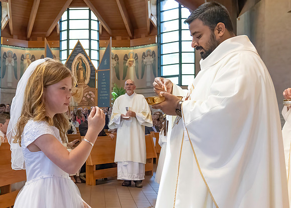 First Communion (145 of 224)-DeNoiseAI-standard