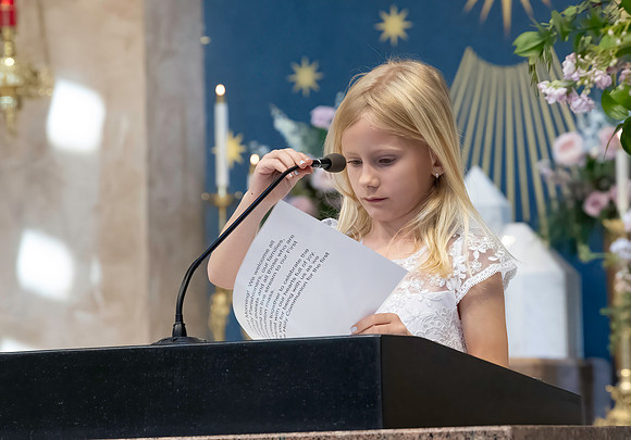 First Communion (37 of 224)-DeNoiseAI-standard