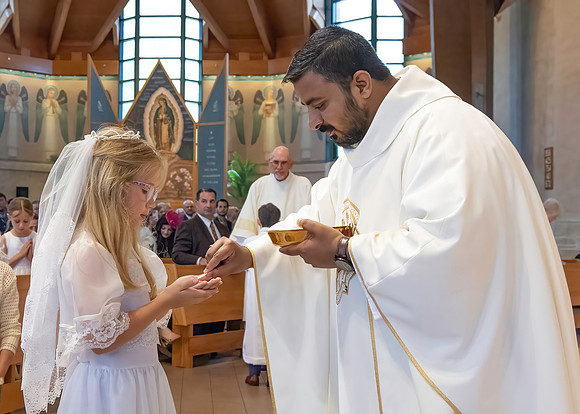 First Communion (91 of 224)-DeNoiseAI-standard