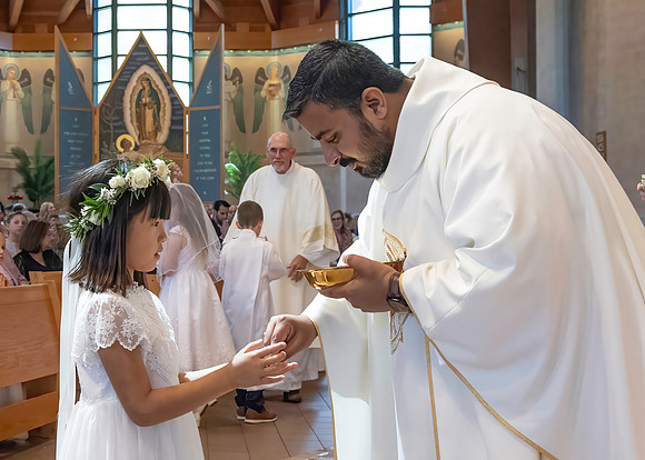 First Communion (165 of 224)-DeNoiseAI-standard