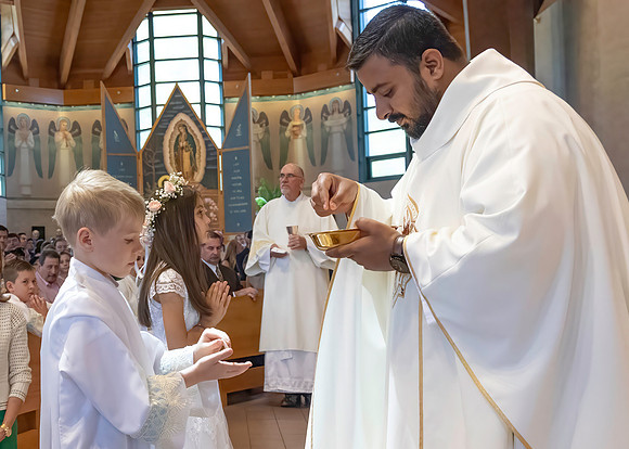 First Communion (197 of 224)-DeNoiseAI-standard