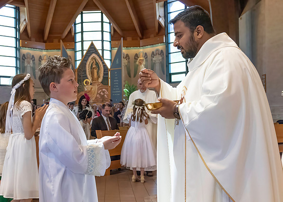 First Communion (125 of 224)-DeNoiseAI-standard