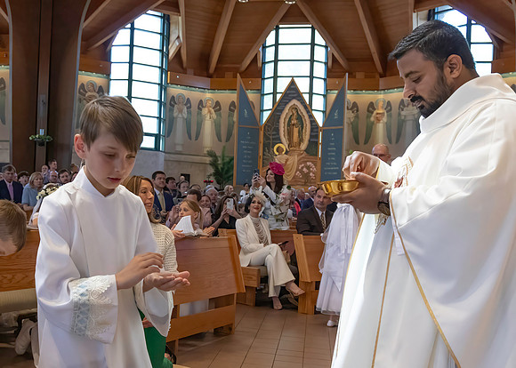 First Communion (112 of 224)-DeNoiseAI-standard