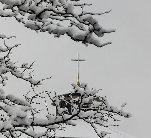 Nativity in the snow (5 of 18)