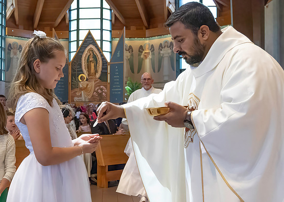 First Communion (155 of 224)-DeNoiseAI-standard