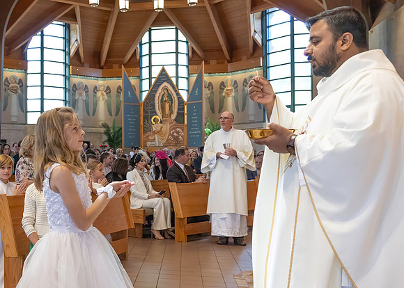 First Communion (171 of 224)-DeNoiseAI-standard