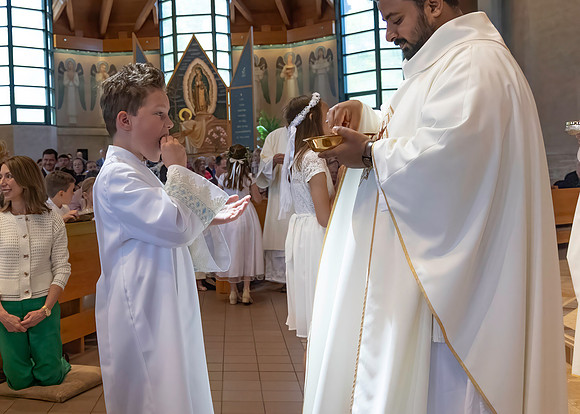 First Communion (127 of 224)-DeNoiseAI-standard