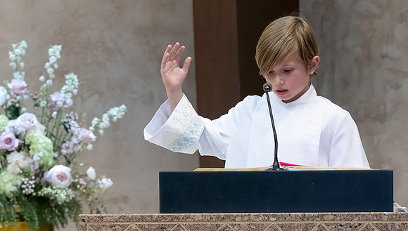 First Communion (48 of 224)-DeNoiseAI-standard