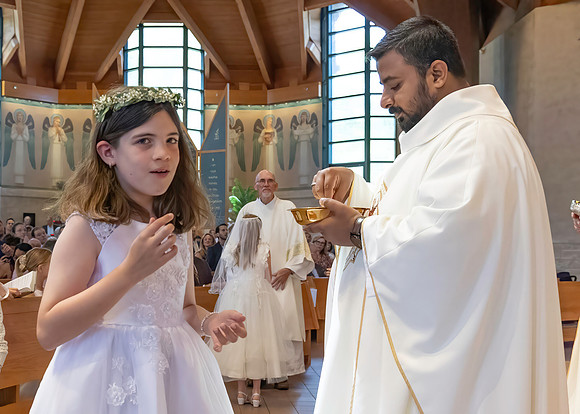 First Communion (138 of 224)-DeNoiseAI-standard