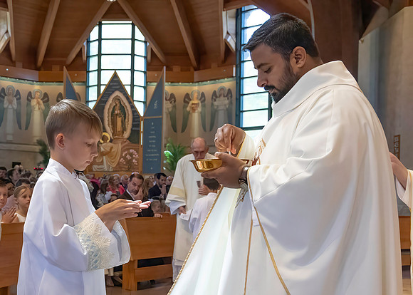 First Communion (153 of 224)-DeNoiseAI-standard