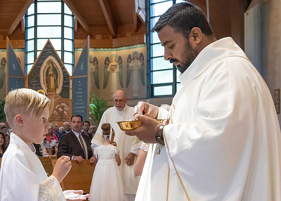 First Communion (95 of 224)-DeNoiseAI-standard