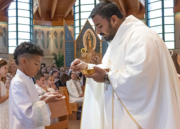 First Communion (182 of 224)-DeNoiseAI-standard
