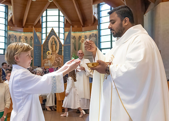 First Communion (175 of 224)-DeNoiseAI-standard