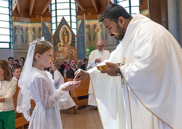 First Communion (149 of 224)-DeNoiseAI-standard