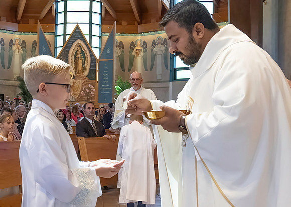 First Communion (146 of 224)-DeNoiseAI-standard