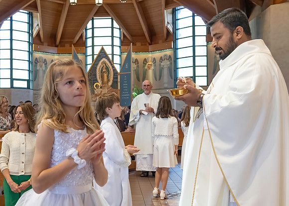 First Communion (174 of 224)-DeNoiseAI-standard