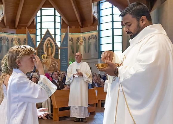 First Communion (177 of 224)-DeNoiseAI-standard