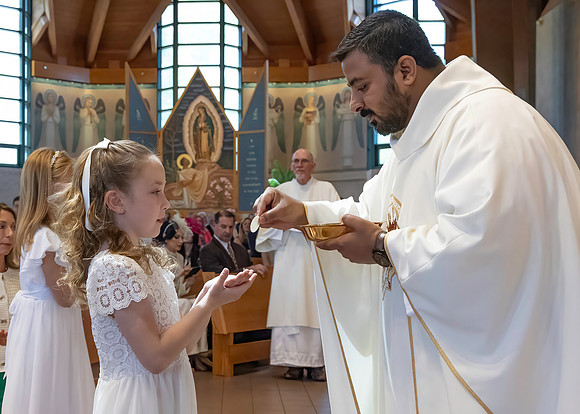 First Communion (186 of 224)-DeNoiseAI-standard