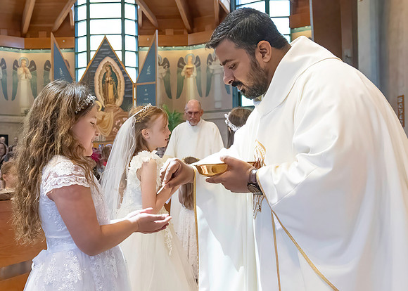 First Communion (129 of 224)-DeNoiseAI-standard