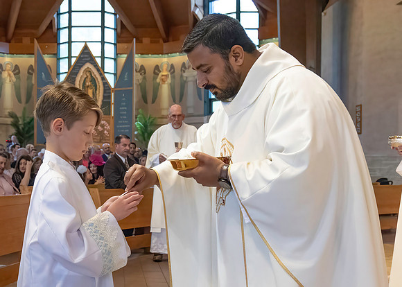 First Communion (83 of 224)-DeNoiseAI-standard