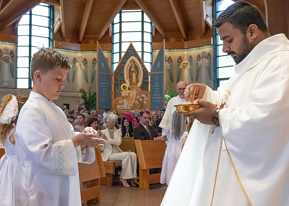 First Communion (185 of 224)-DeNoiseAI-standard