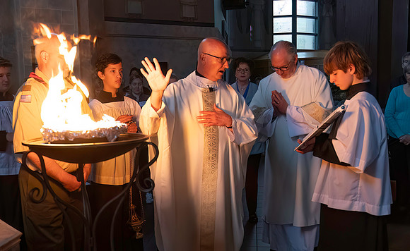 Vigil_2025 (27 of 31)-DeNoiseAI-severe-noise
