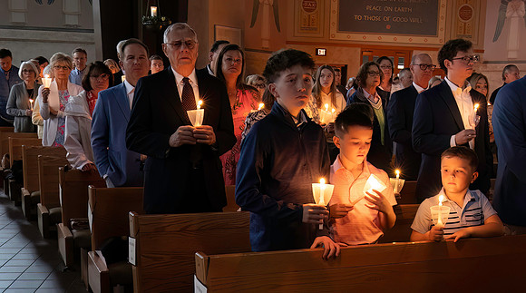Vigil_2025 (65 of 23)-DeNoiseAI-severe-noise