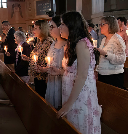 Vigil_2025 (73 of 23)-DeNoiseAI-severe-noise