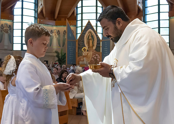 First Communion (184 of 224)-DeNoiseAI-standard