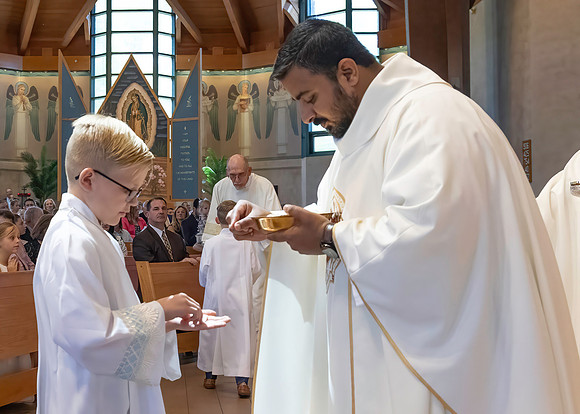 First Communion (147 of 224)-DeNoiseAI-standard